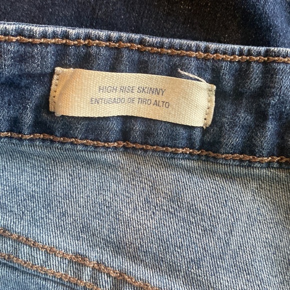 Universal Threads Jeans - Picture 3 of 4